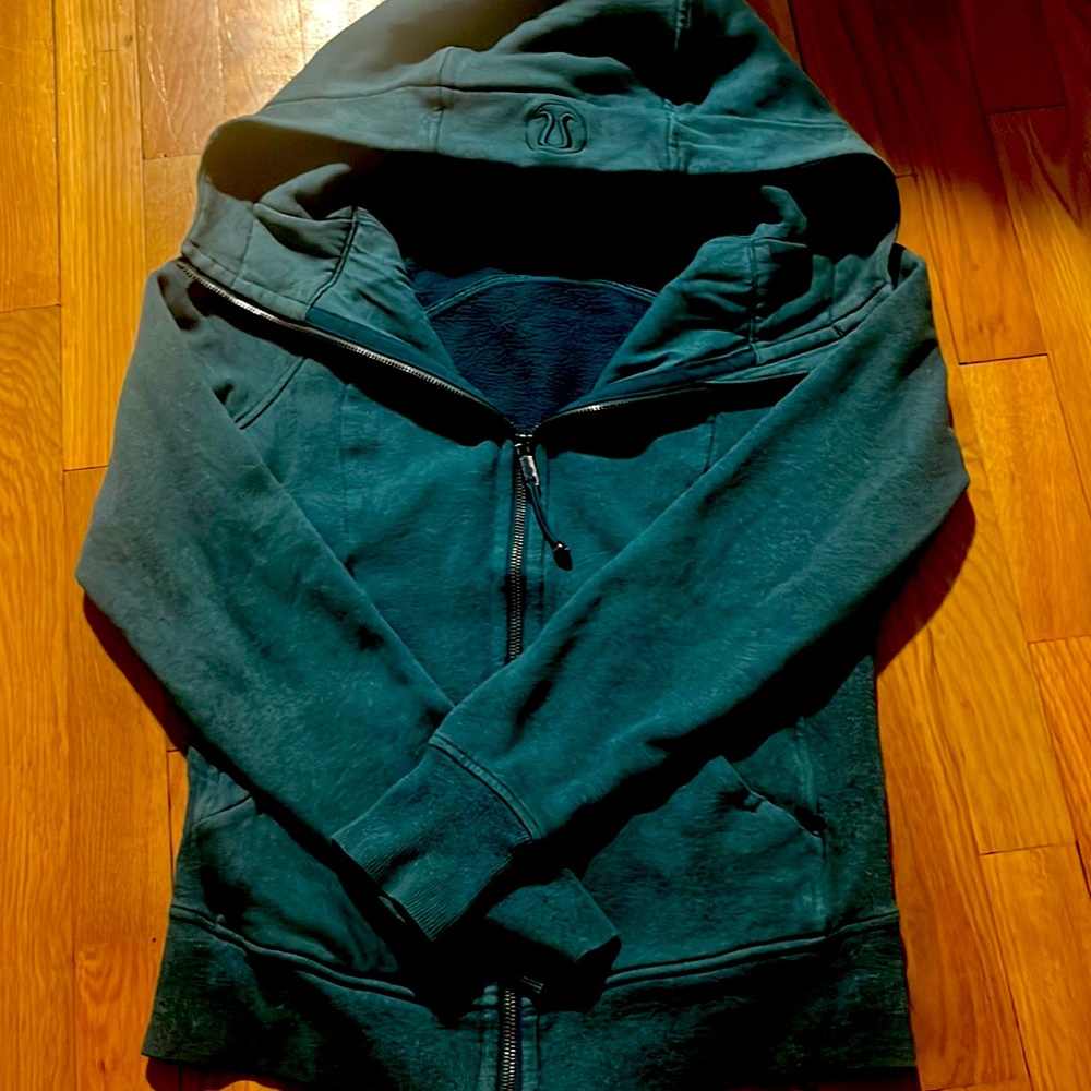 Heather green LULULEMON scuba hoodie